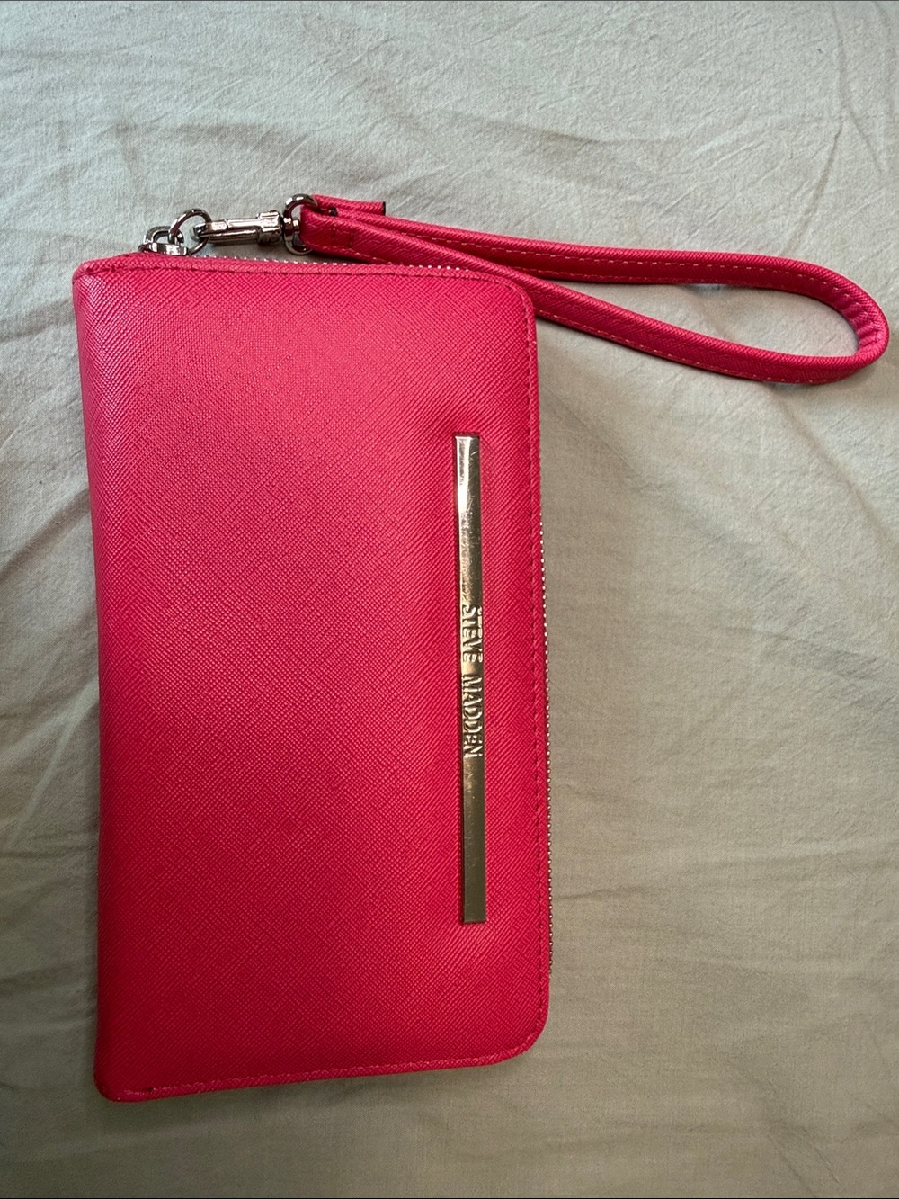 Steve Madden Hot Pink Zip Wristlet